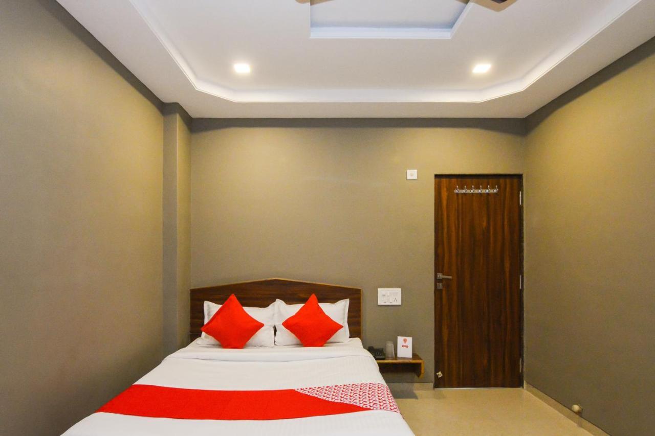 Sukrangu Palace Hotel Shirdi Luaran gambar